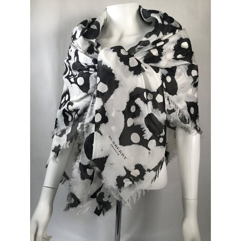 Burberry Black & White “Prorsum” Abstract Scarf Size 140cm x 130cm